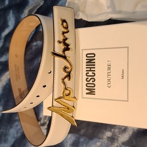 New Moschino white leather belt Italian Size 42